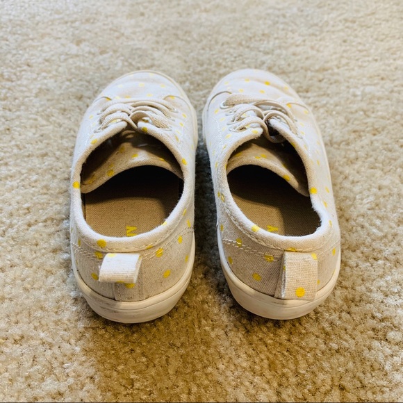 SOLD 💛 Toddler Sneakers - Picture 5 of 7